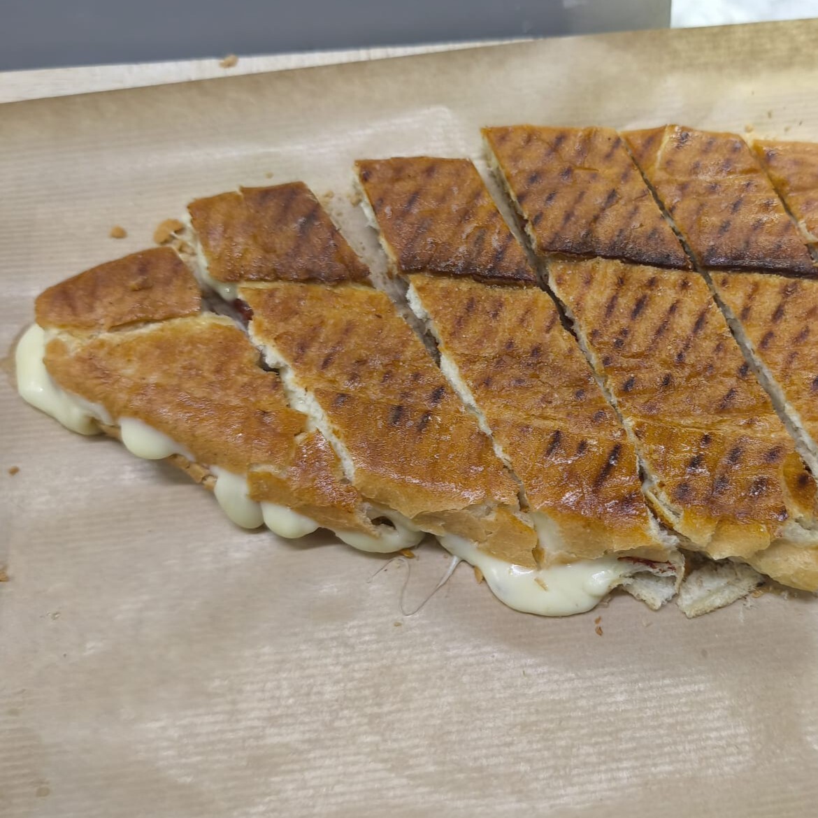 Tam Beyaz Peynirli Tost