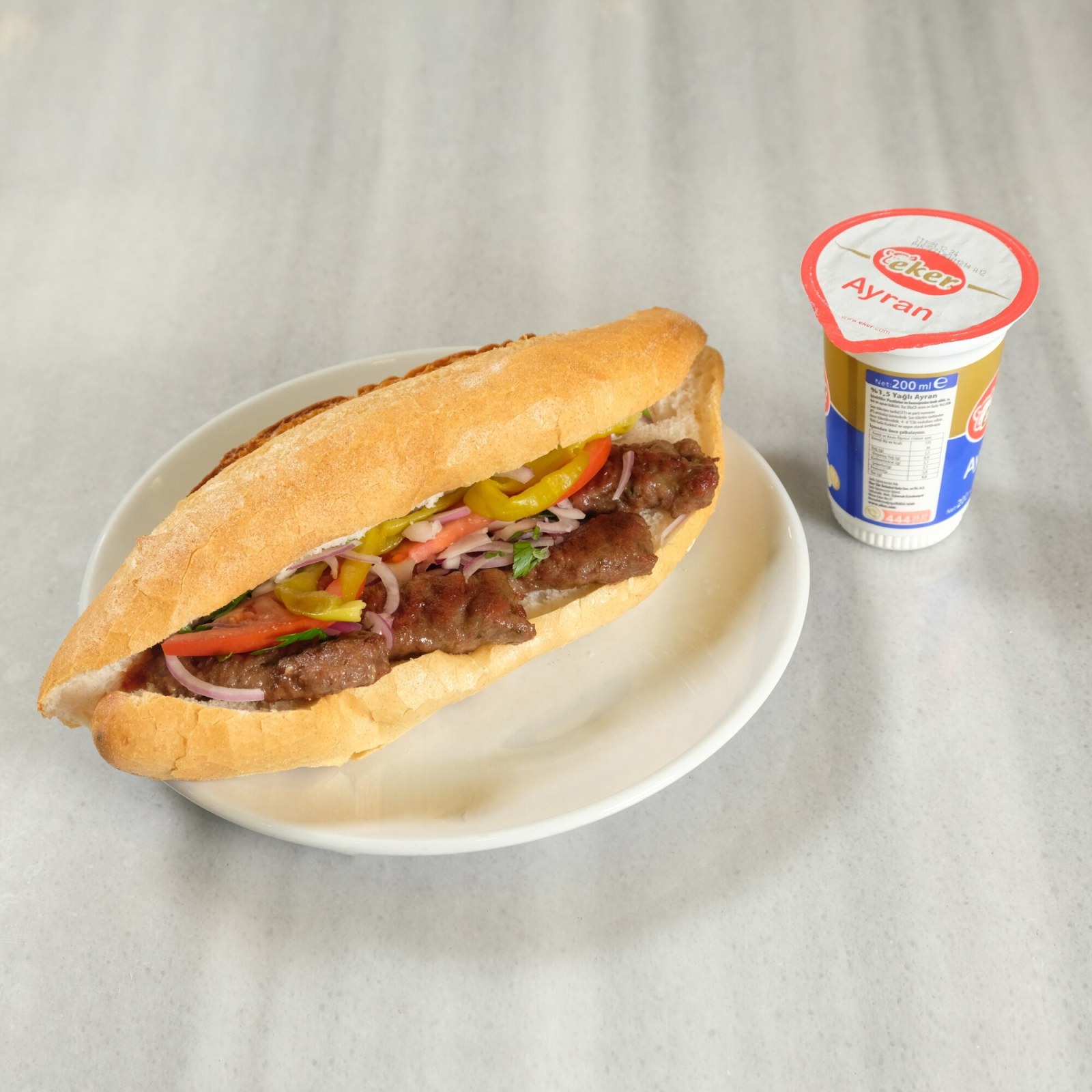 Ekmek Arası Izgara Köfte Menü (120 gr.)