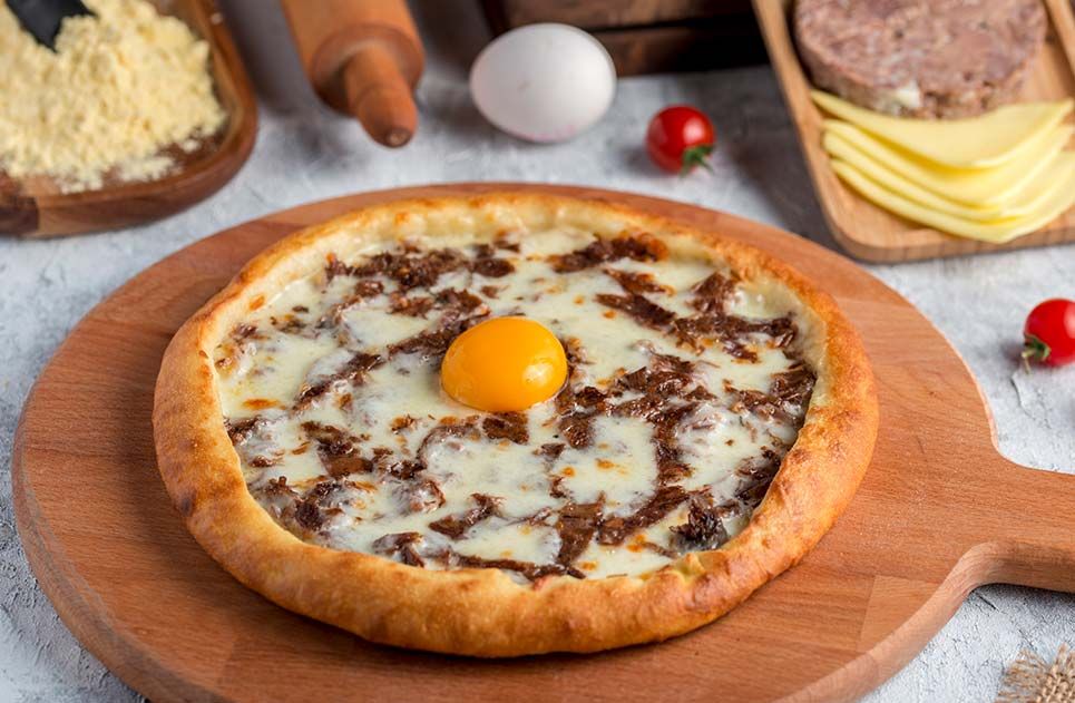 Kavurmalı Kaşarlı Pide