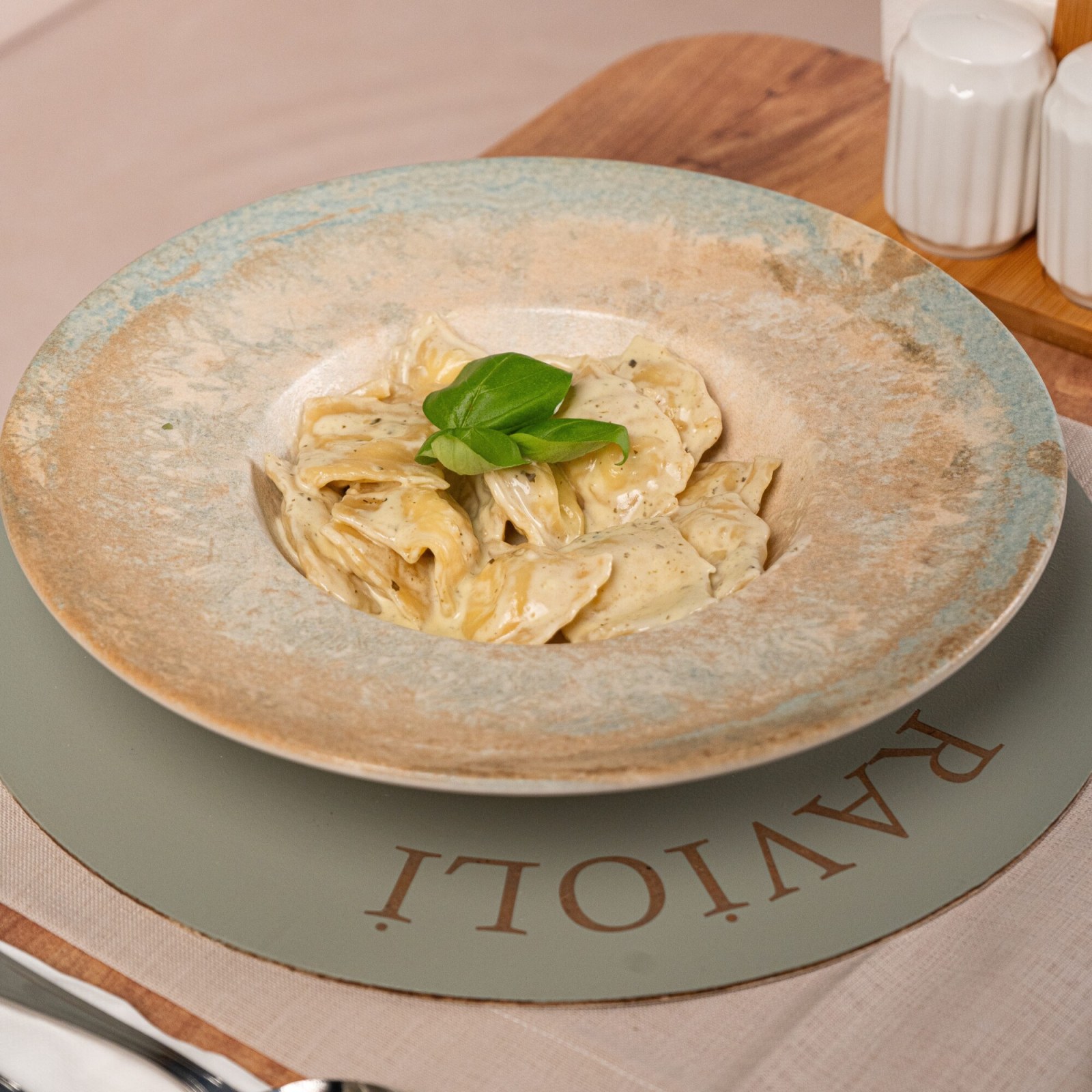 Krema Soslu Mantarlı Ravioli
