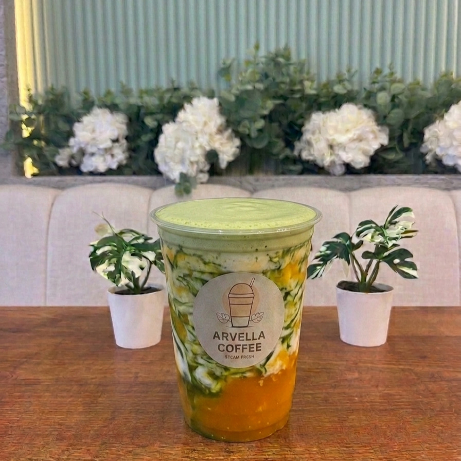 İce Mango Matcha Latte