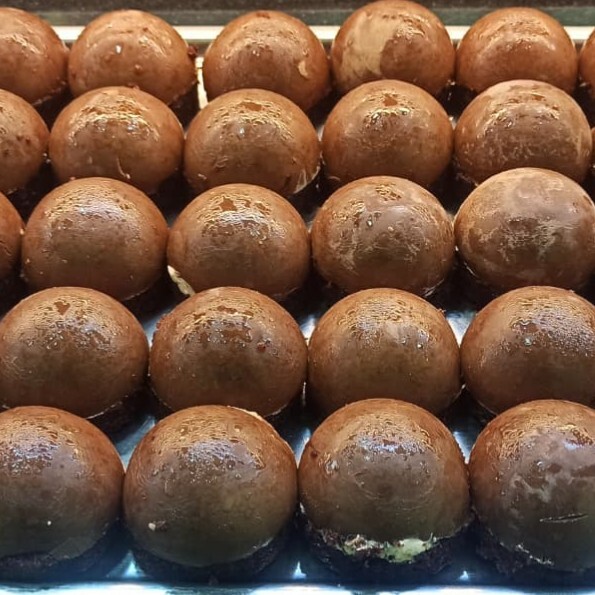 Çikolata Şelalesi (250 gr)-(Tahmini 4-6 Adet)