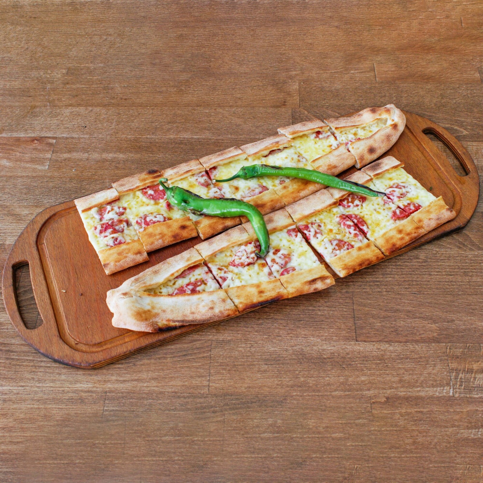 Sucuklu Kaşarlı Pide