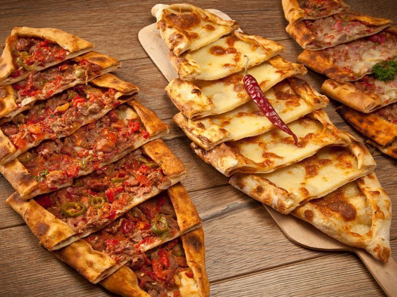 3lü Pide+ayran (1 kuşbaşı kasar+1Kaşarlı+1 kıyma kaşar+3ayran)