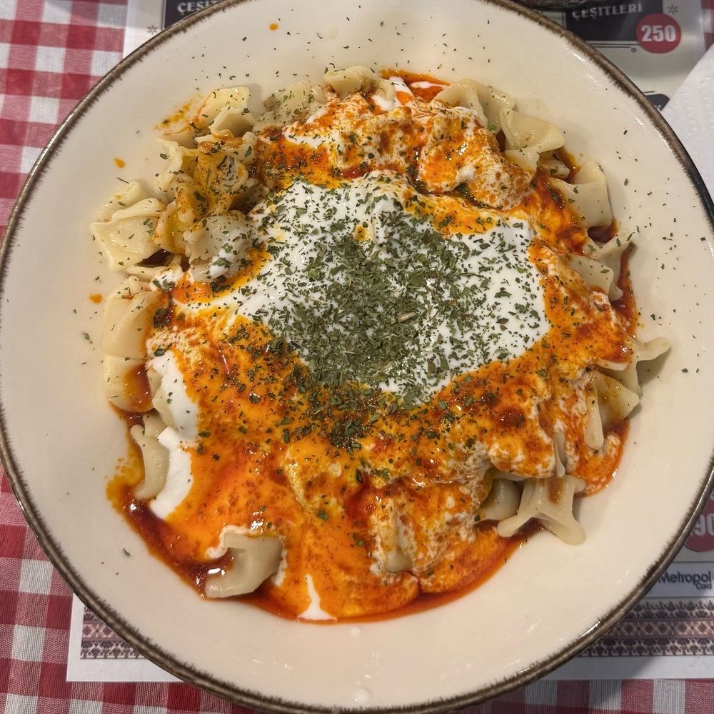 Ev Yapımı Mantı + İçecek