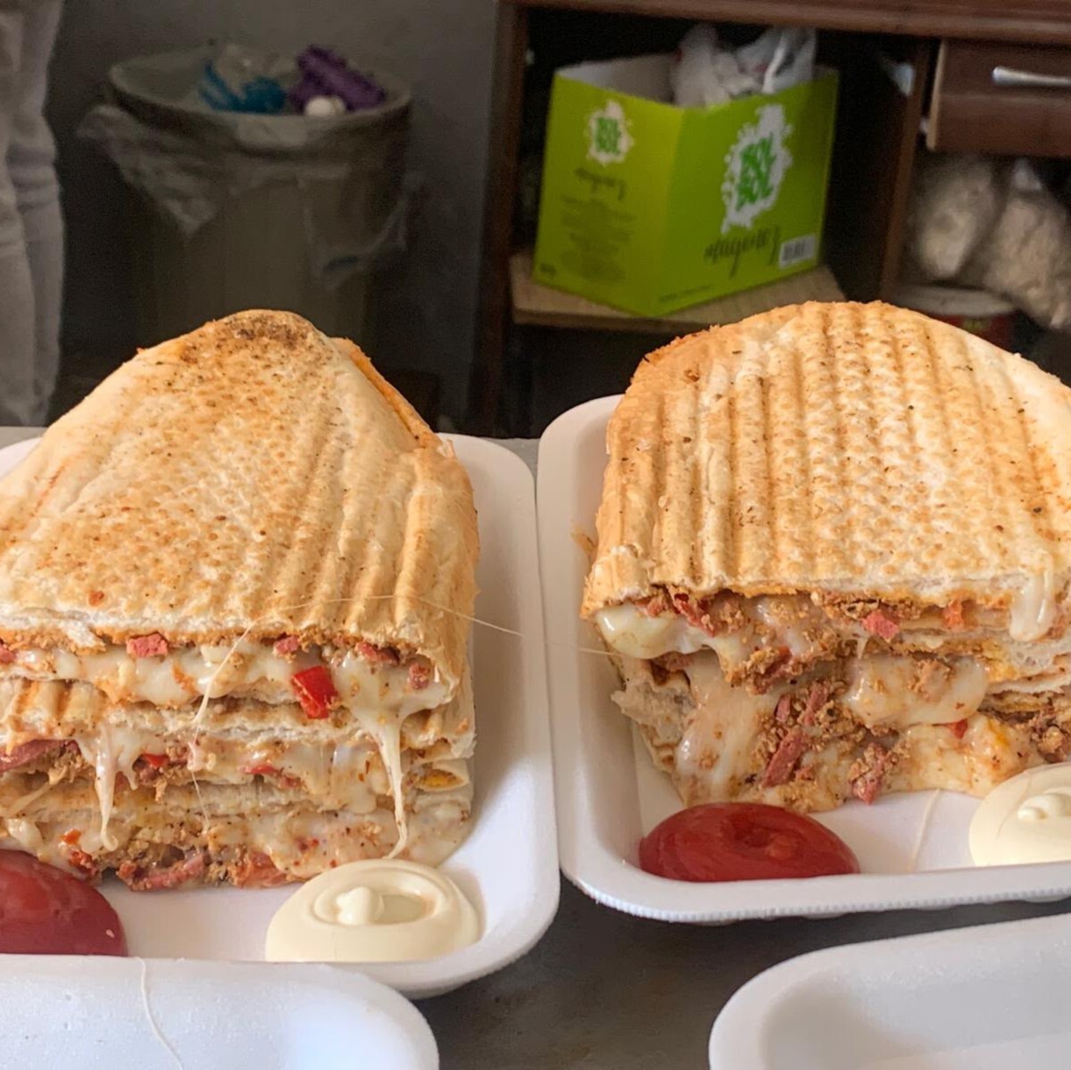 Yarım Atom Tost