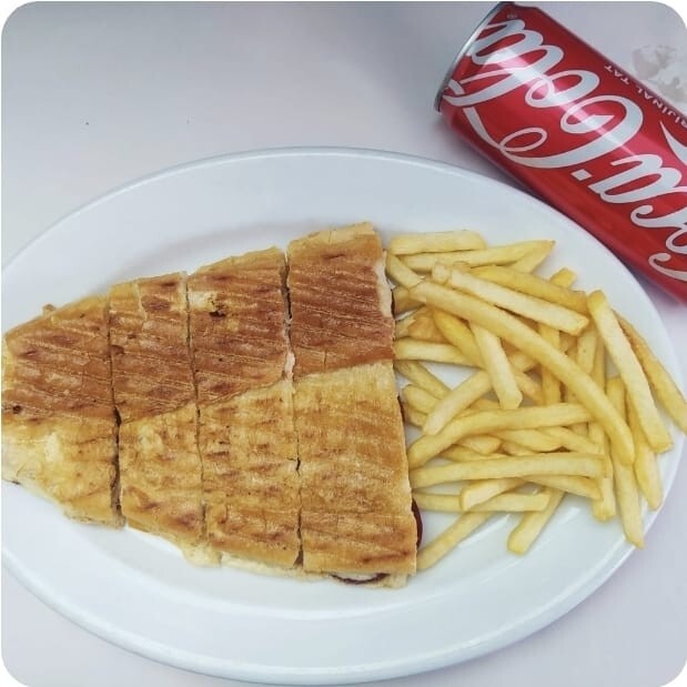 Kaşarlı Tost Menü