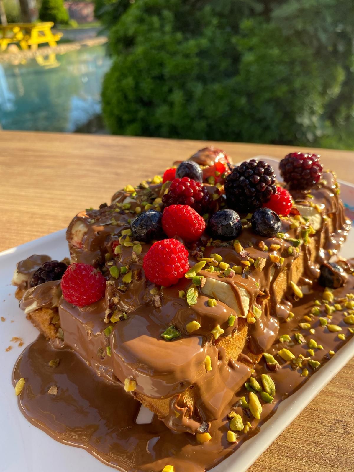 Kremalı Orman Meyveli Waffle