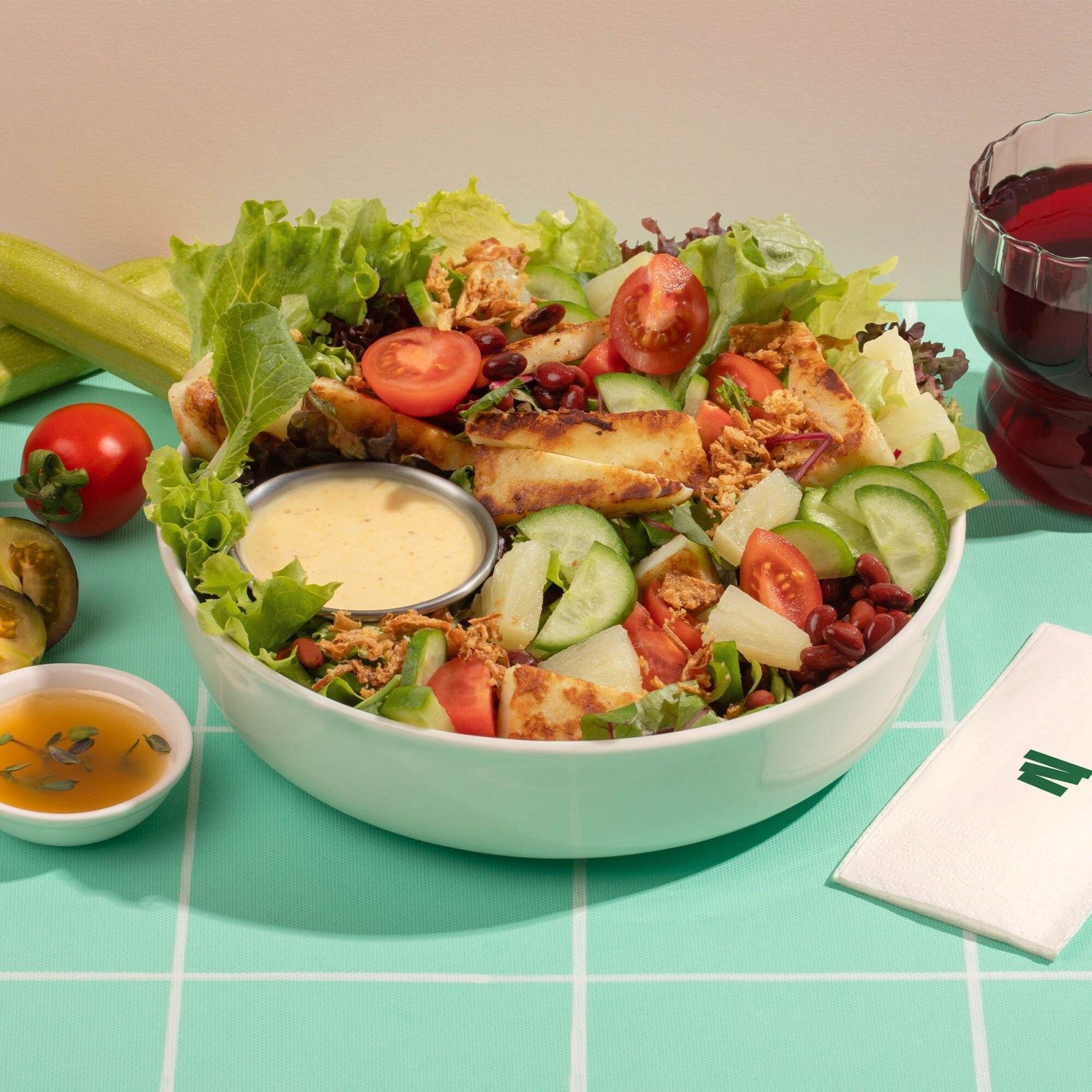Kinoalı Hellim Salatası