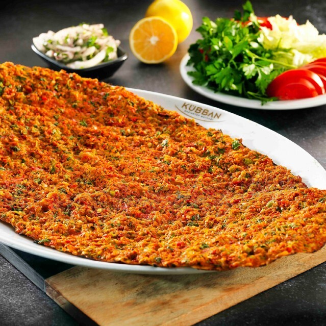Acılı Kaşarlı Lahmacun
