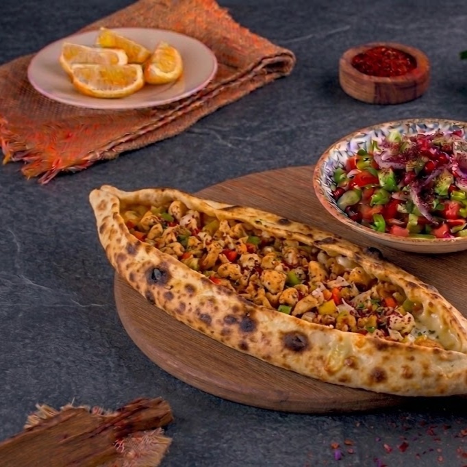 Tavuklu Pide