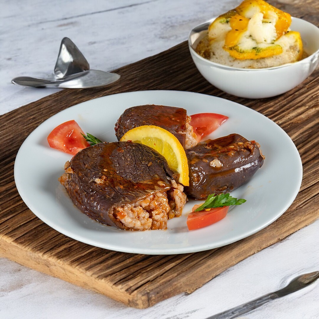 Gölgede Saklı Aromalar (Kuru Patlıcan Dolması)