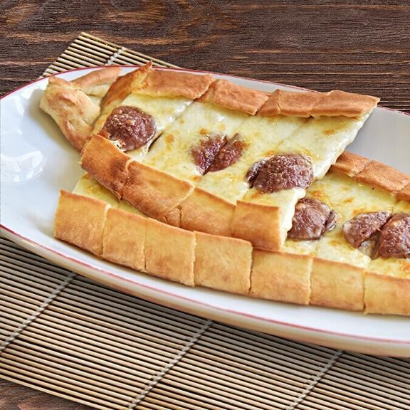 Kaşarlı Sucuklu Pide