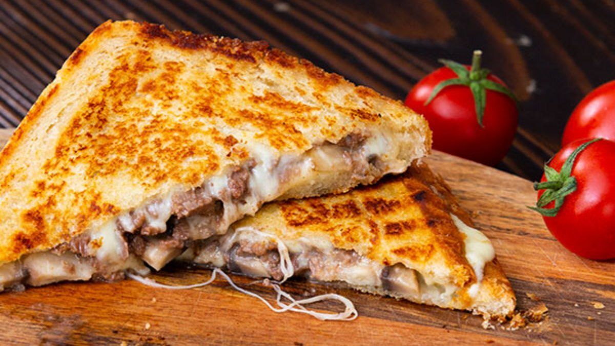 Kıymalı Kaşarlı Tost