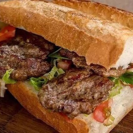 Bütün Ekmek Arası Izgara Köfte