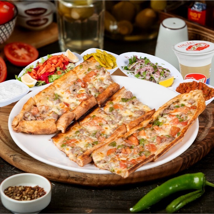 Kuşbaşılı Kaşarlı Pide Menü