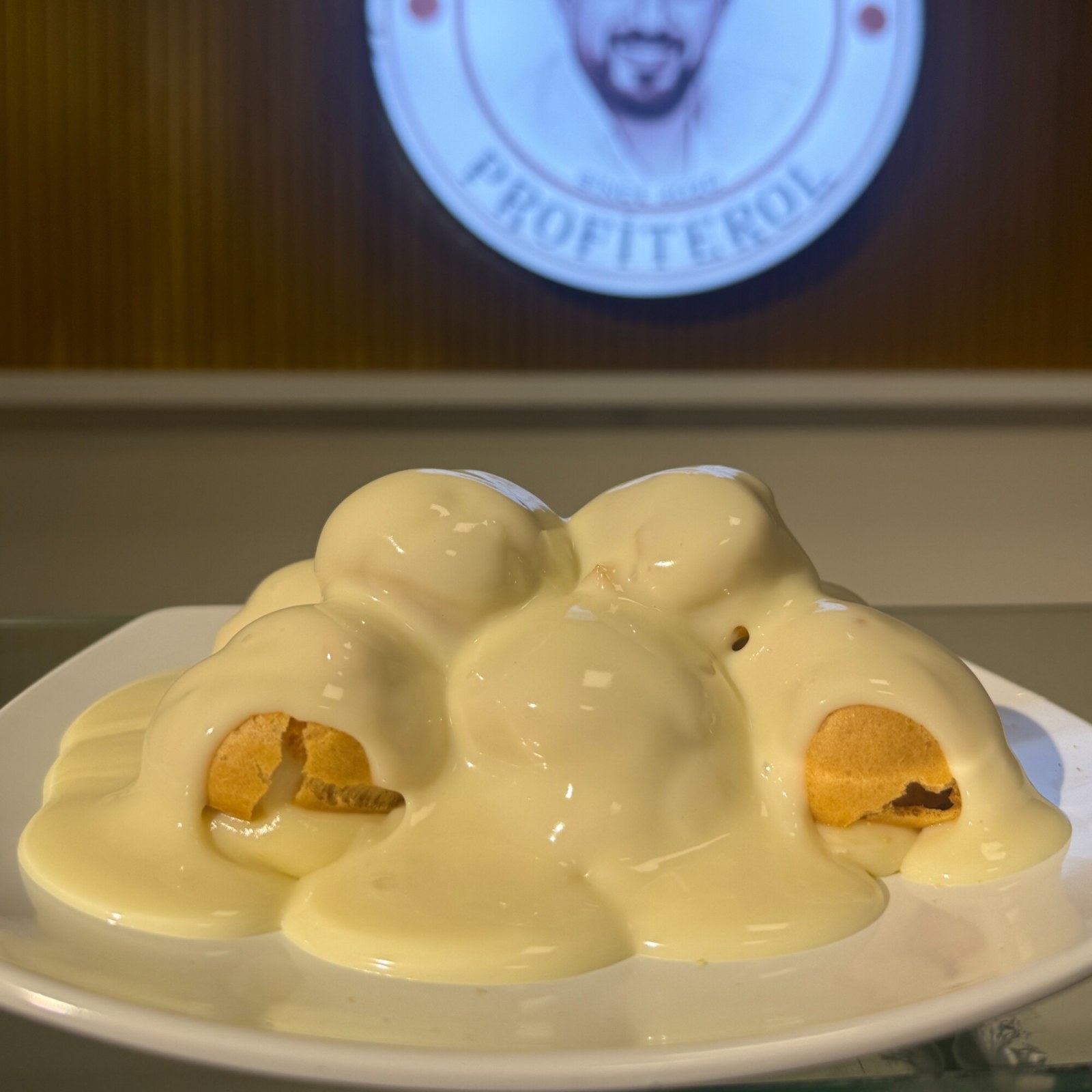 Beyaz Çikolatalı Profiterol (400 Gr.)