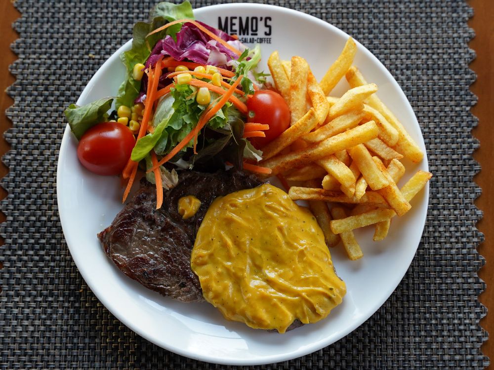 Cafe de Paris Soslu Steak