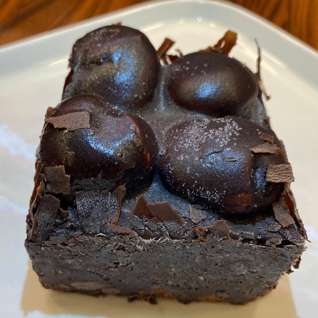 Siyah Profiteröl
