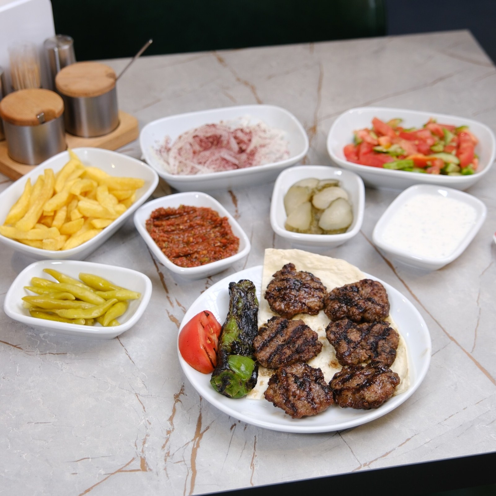 Izgara Köfte 300 Gr ( 9 Tek )