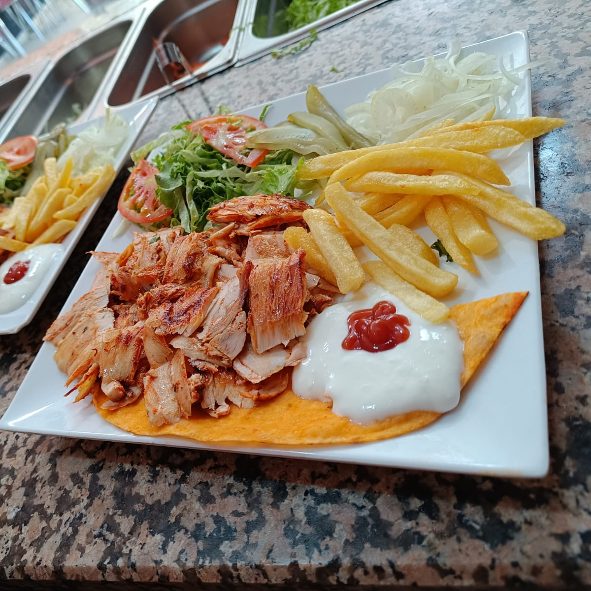 Servis Döner (150 gr.) + Coca-Cola (33 cl.)