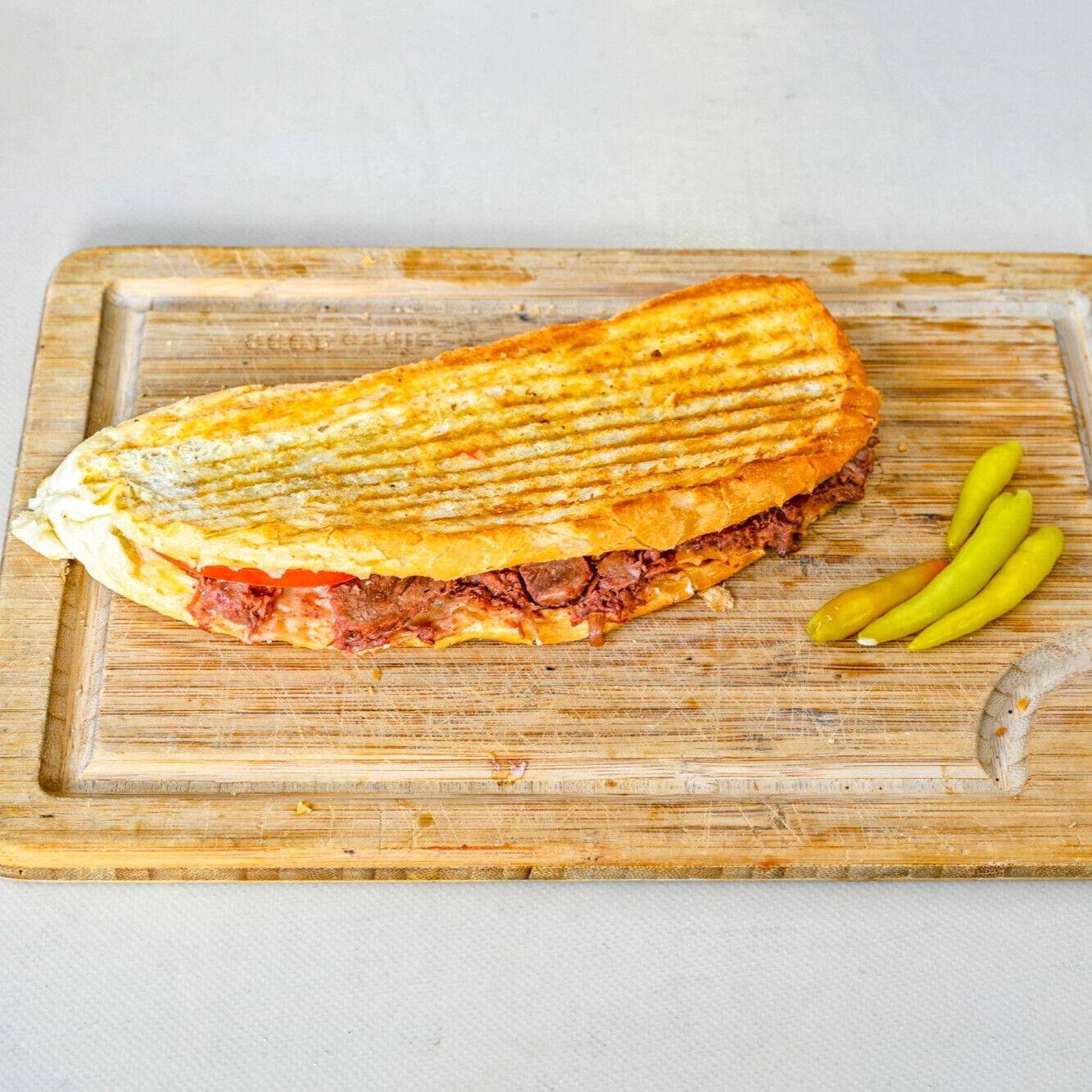 Kavurmalı Pastırmalı Kaşarlı Tost