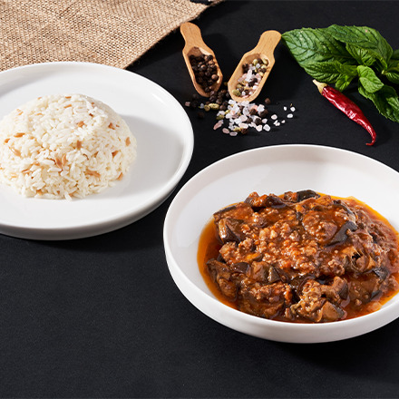 Patlıcan Musakka ve Tereyağlı Pirinç Pilavı