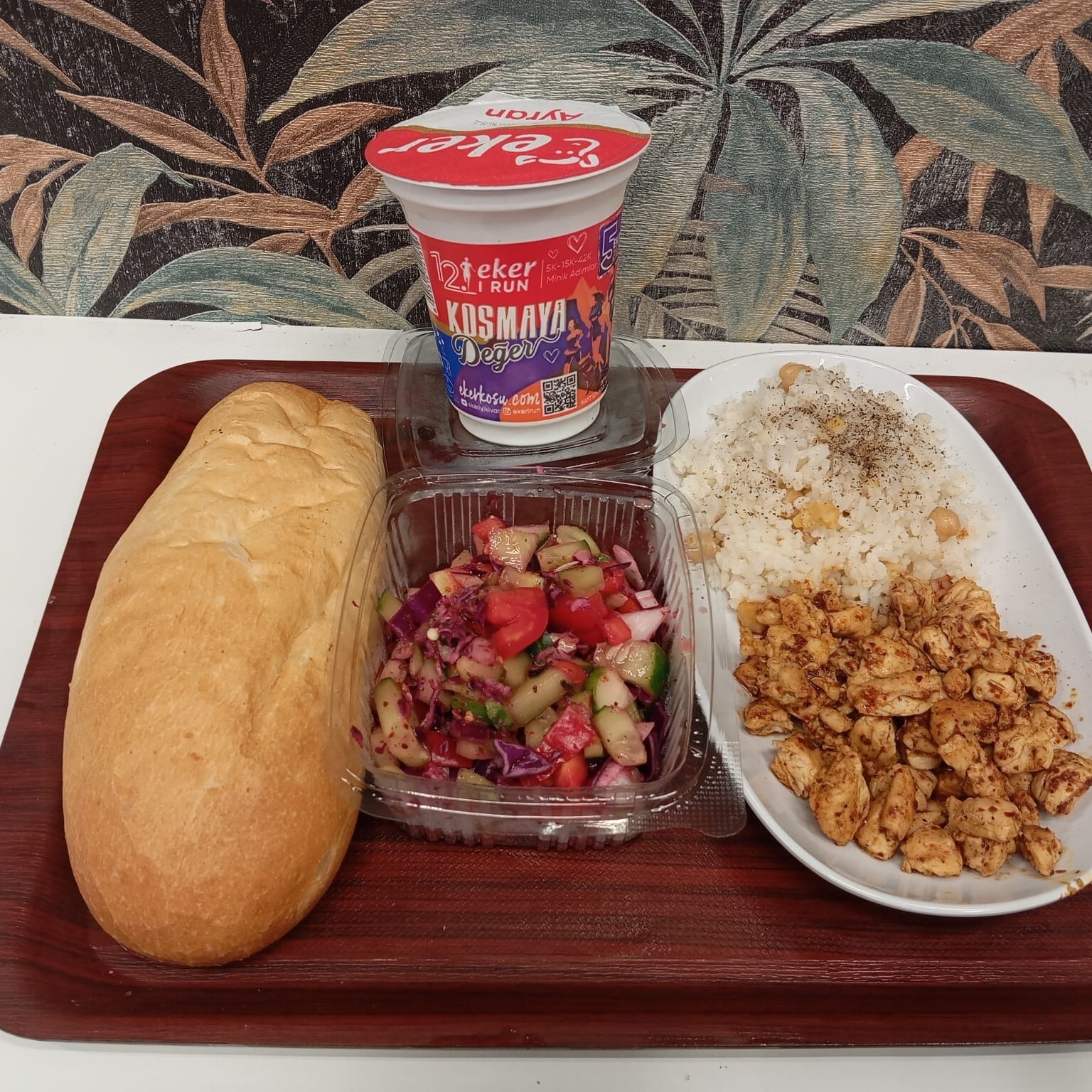 Pilav Üstü Tavuk Sote+ ayran