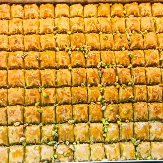Fıstıklı Antep Özel Baklava (500 gr)-(Tahmini 16-20 Dilim)