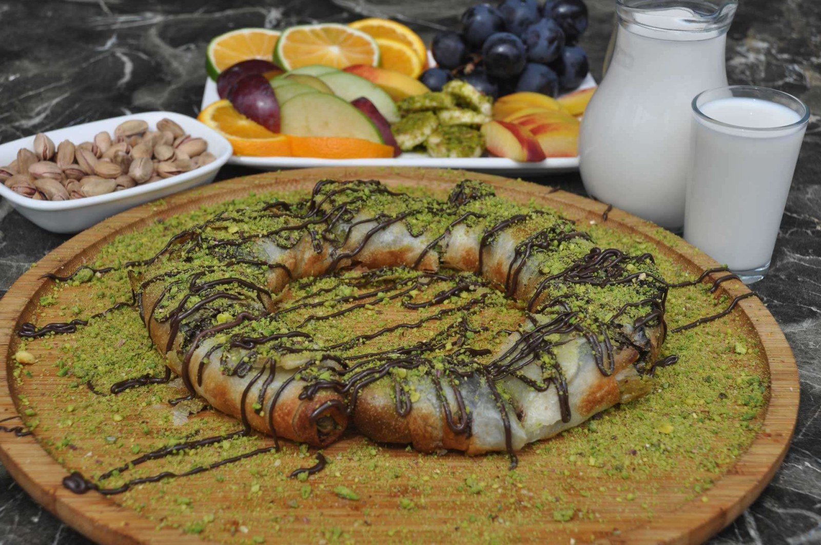 Çikolatalı Simit Katmer