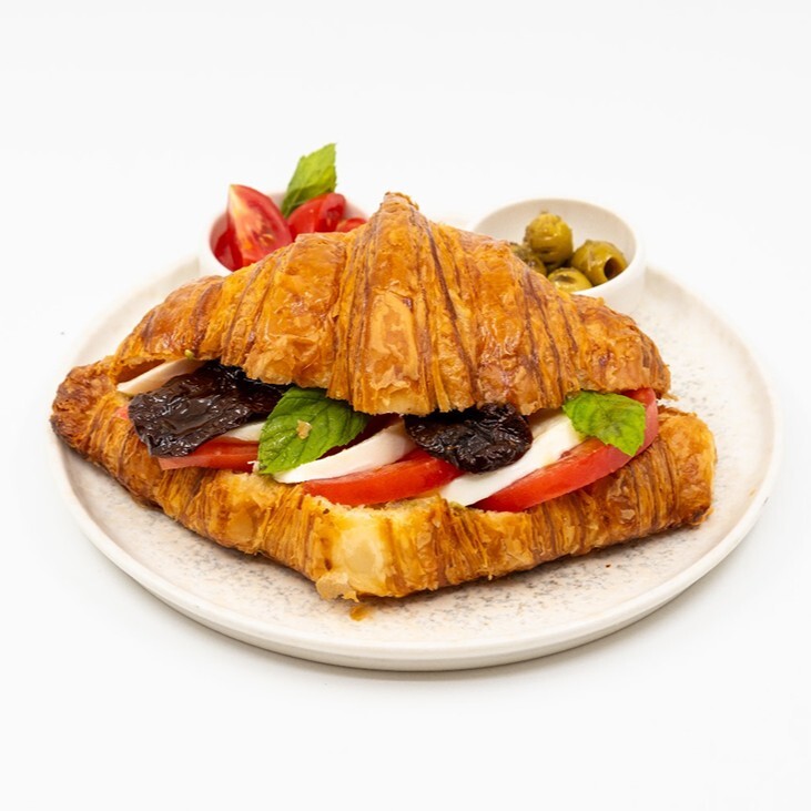 Pesto Peynirli Kruvasan Sandviç