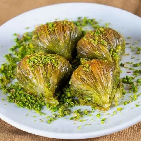 Fıstıklı Midye Baklava (1 kg)