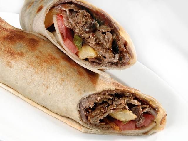 Et Döner tek Dürüm veya çift dürüm diye isteğe göre belirtiniz.