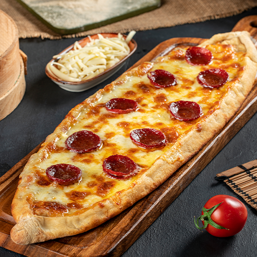 Sucuklu Kaşarlı Pide
