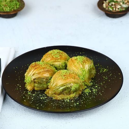 Fıstıklı Midye Baklava (500 g)