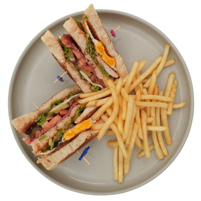 Geleneksel Club Sandwich