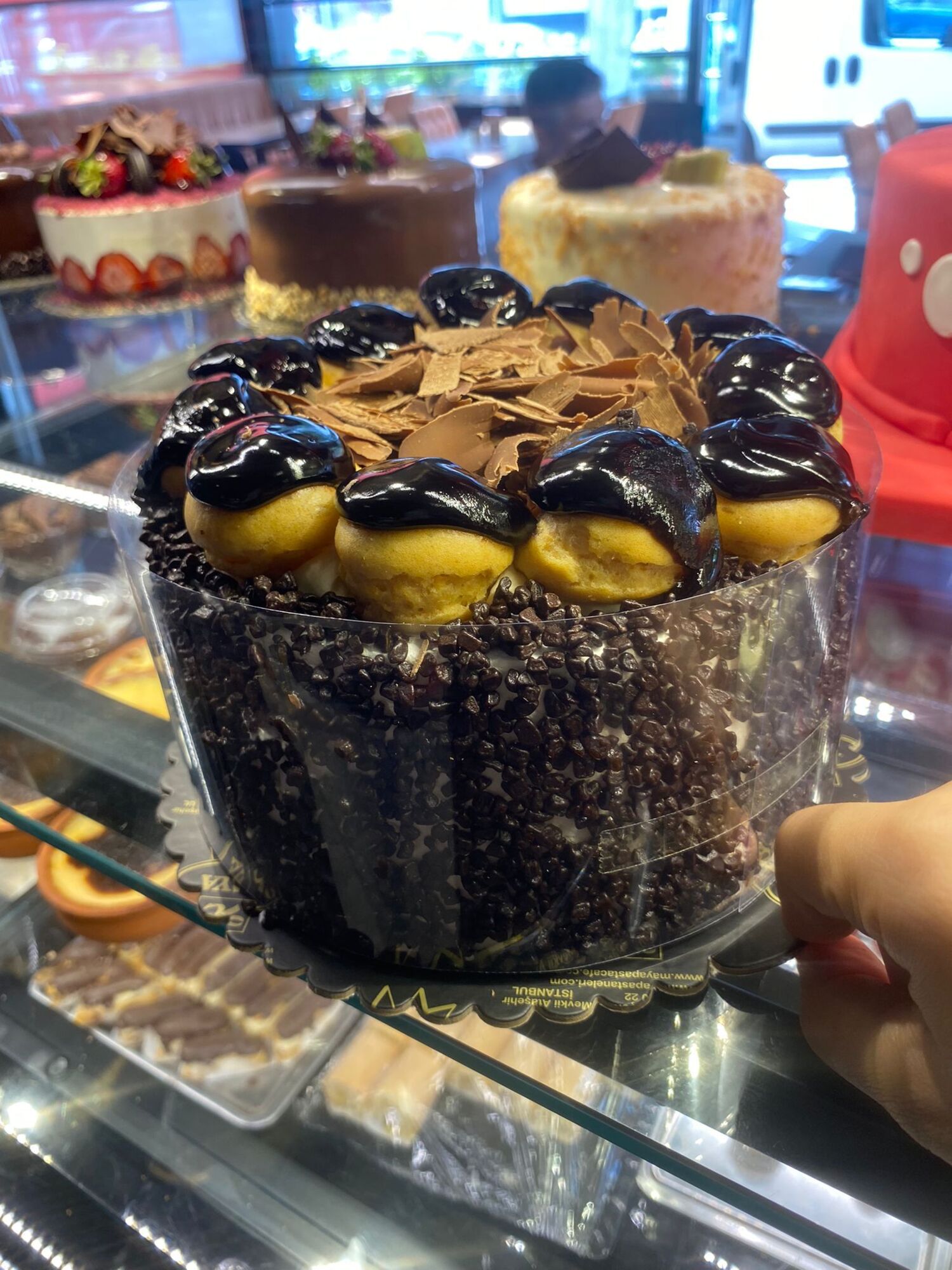 Profiterol Çikolatalı Pasta (6-8 Kişilik)