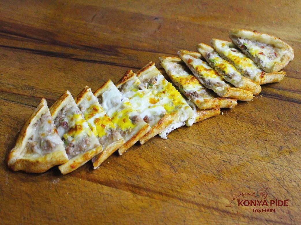Karışık Yumurtalı Pide