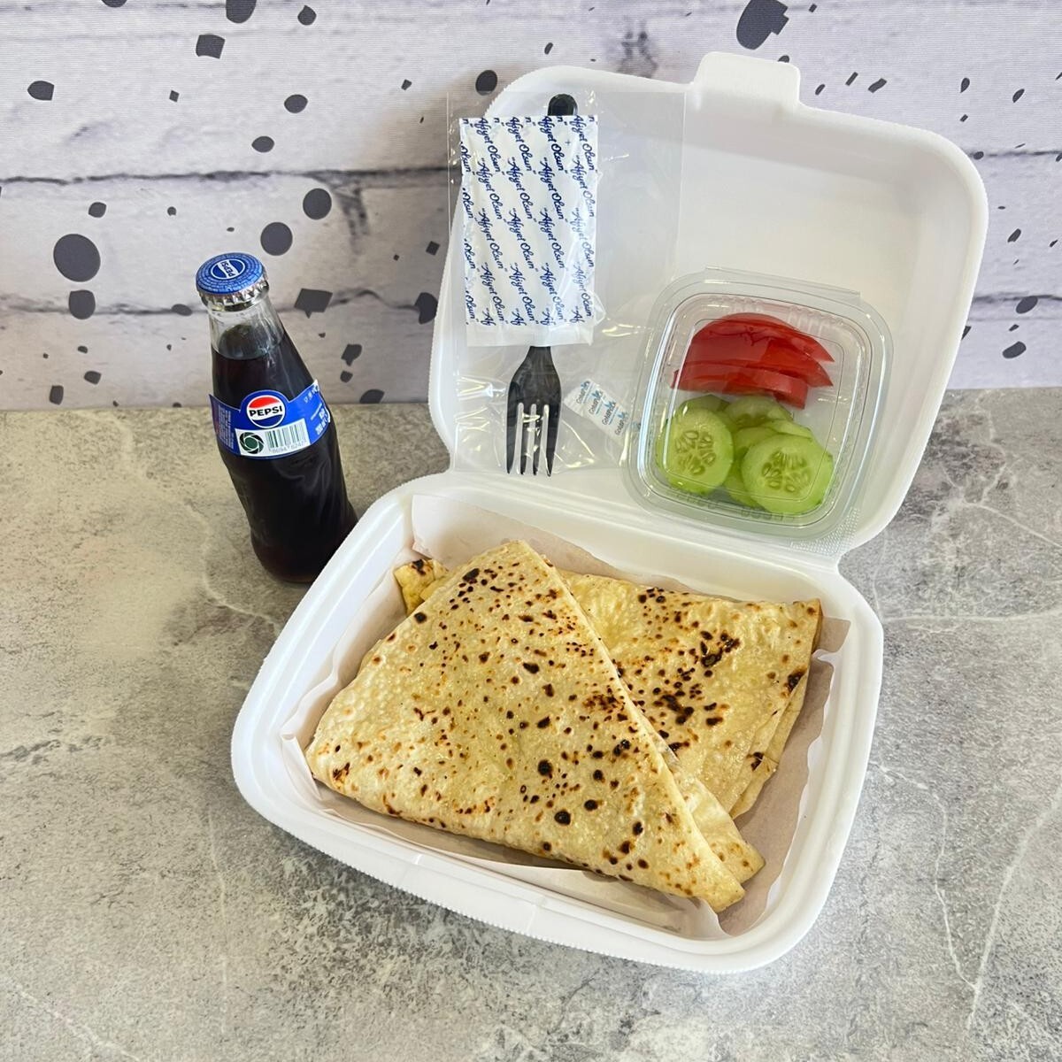 Seçeceği İki adet Gözleme + Pepsi (200 Ml)