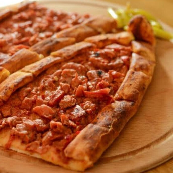 Kuşbaşılı Pide VIP Special Kuşbaşı Pidesi