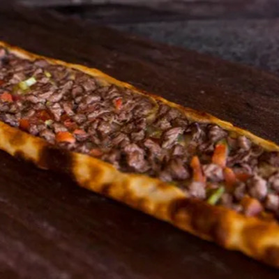 Soğansız Kıymalı Yumurtalı Pide
