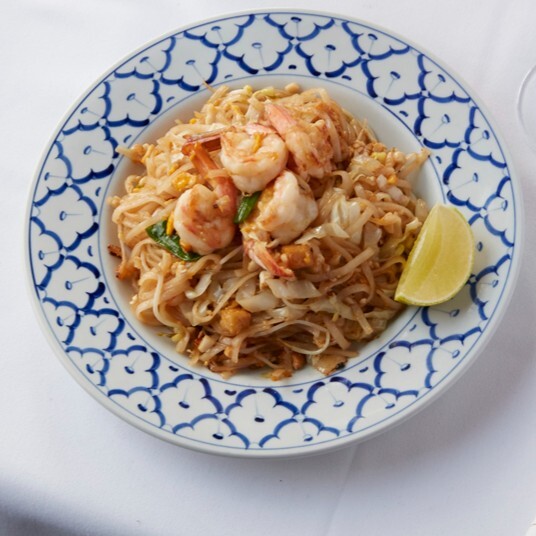 Tay Usulü Karidesli Noodle