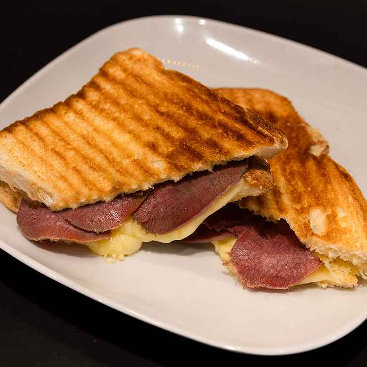 Dilli Kaşarlı Tost
