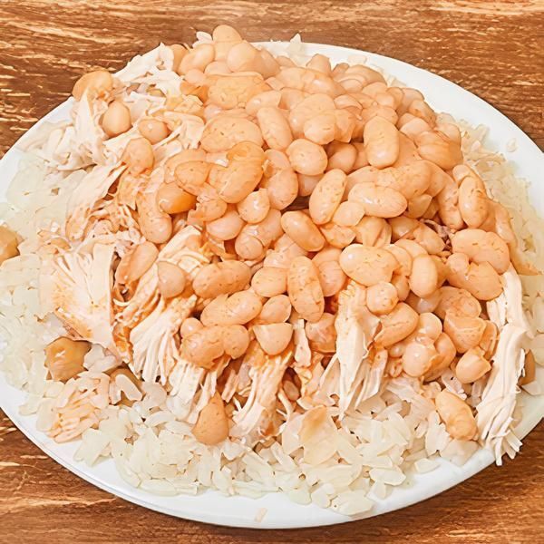 Bol Tavuklu Kuru Fasulyeli Pilav (Yarım)