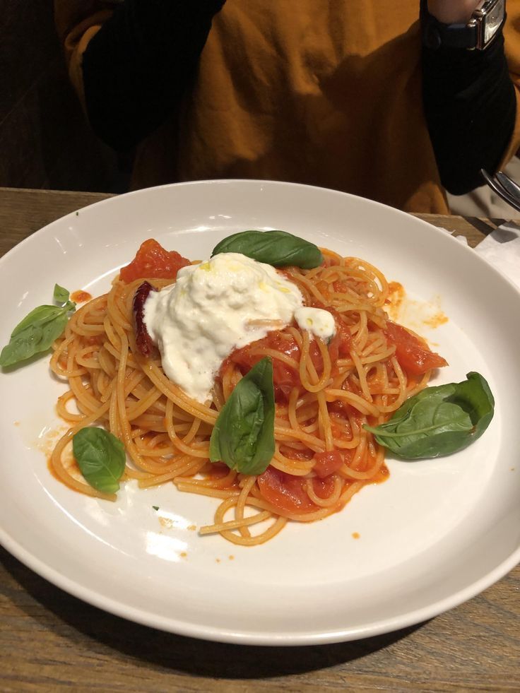 Salçalı Yoğurtlu Spagetti
