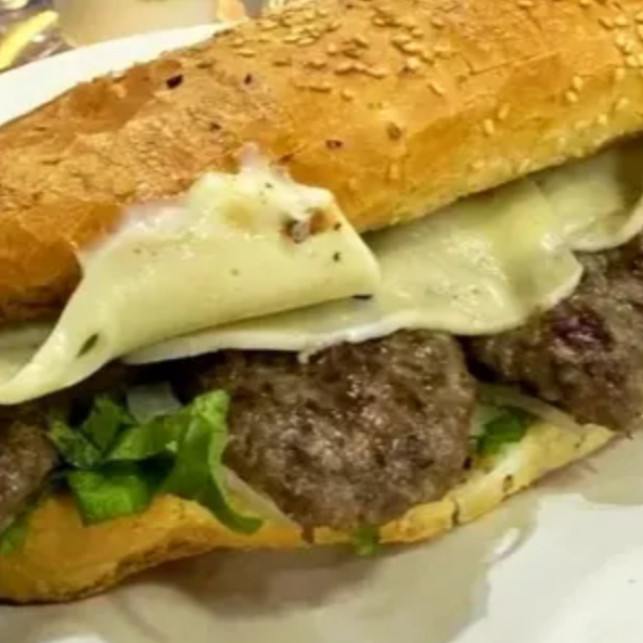 Ekmek Arası Kaşarlı Köfte
