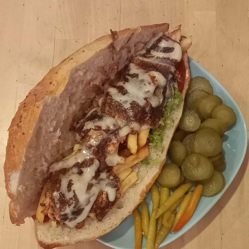 Tam Ekmek Kızarmış Kaşarlı Izagara Tavuk Biftek
