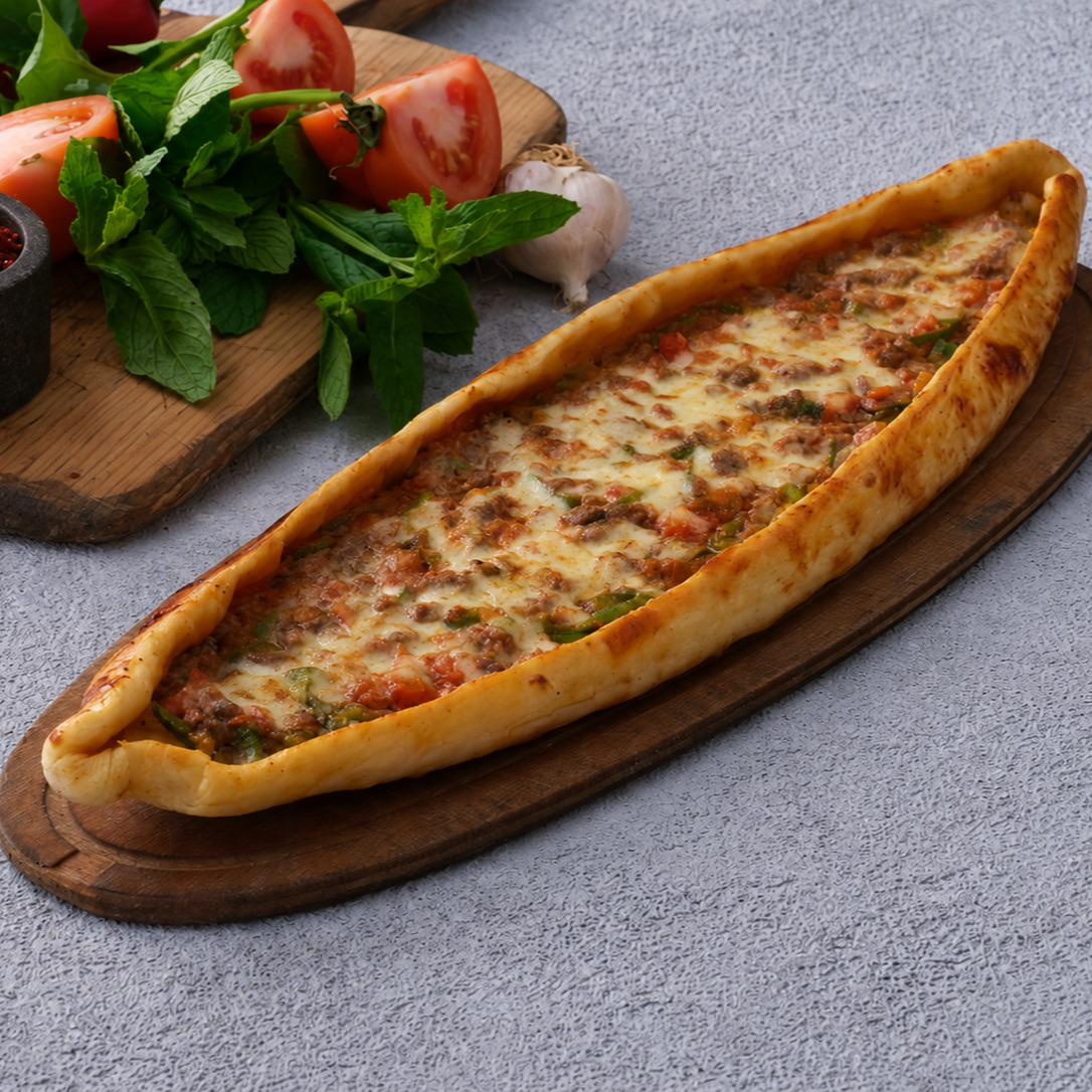 Kuşbaşılı Kaşarlı Pide