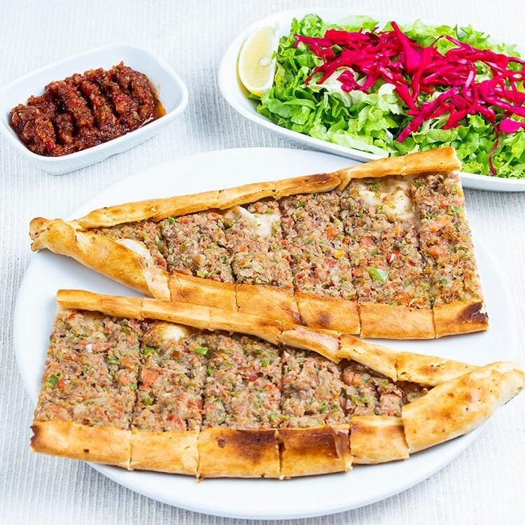 Kıymalı Pide