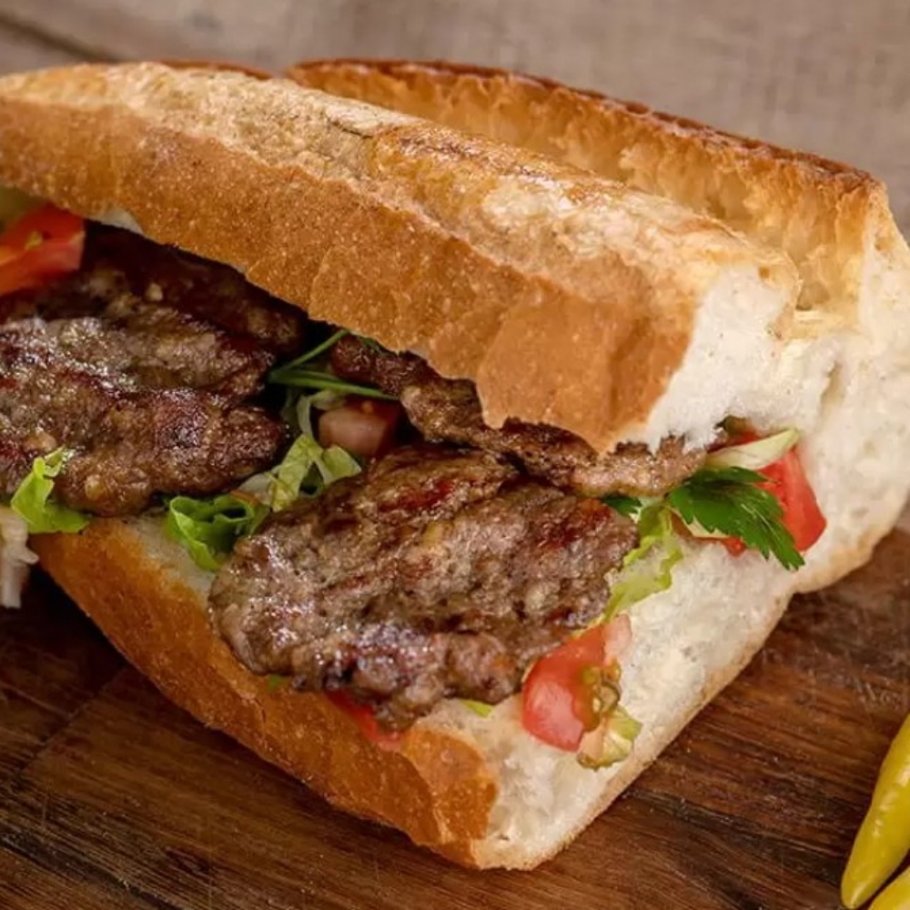 Yarım Ekmek Arası Izgara Köfte